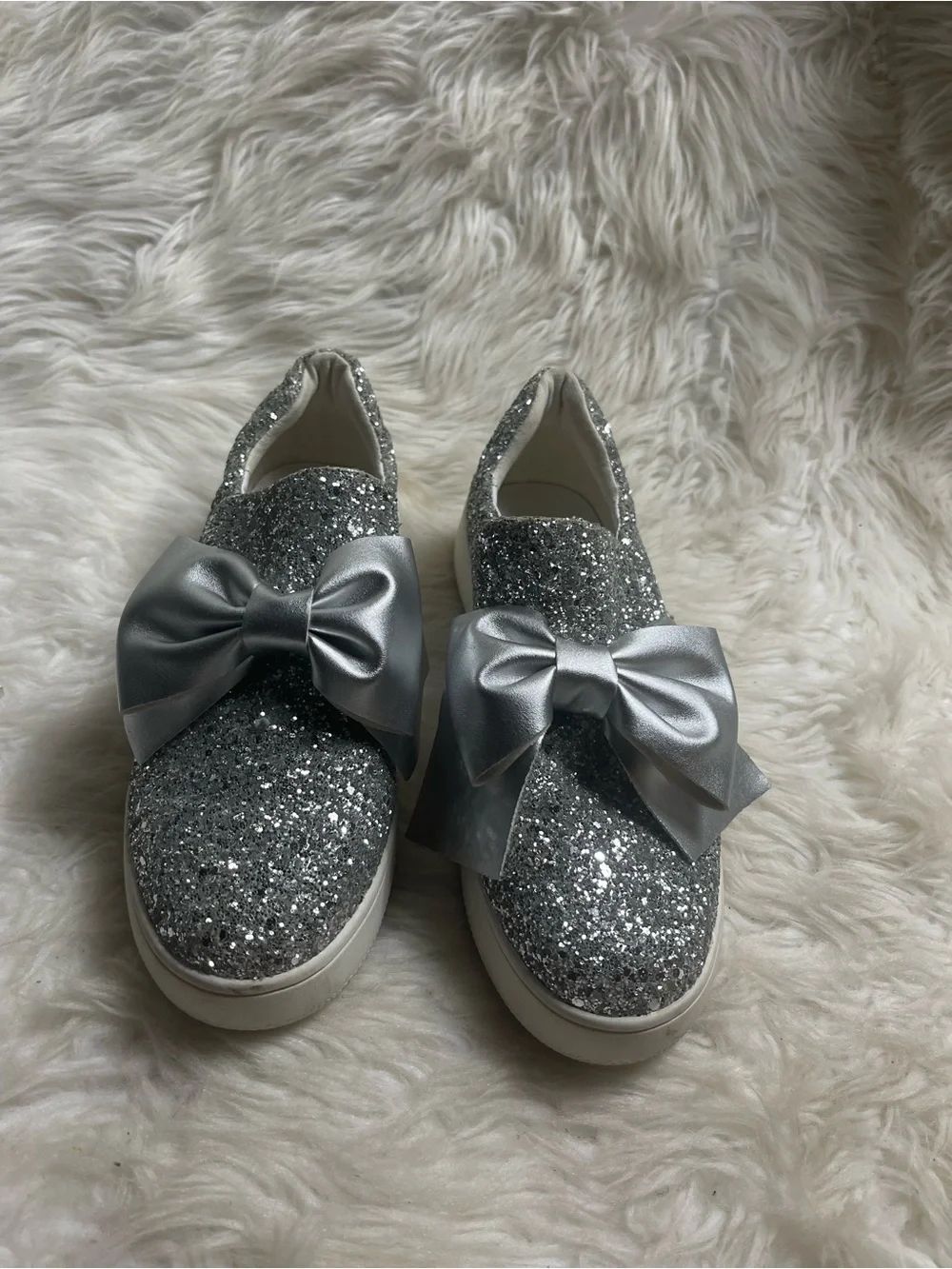 J.Adams Wally Silver Glitter satin Bow accent Slip-On Sneakers SZ9